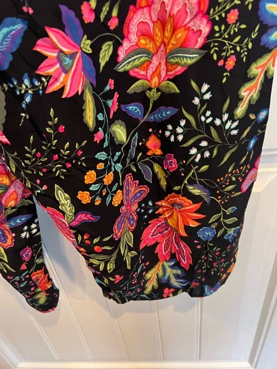 Real Clothes Saks Fifth Avenue Black Floral silk pants L - Picture 3 of 6